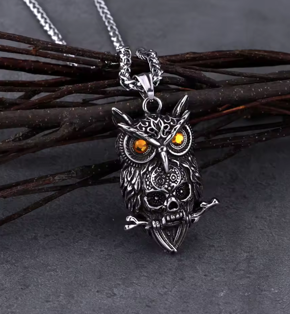 Pandantiv Gotic: Stăpâna Nopții