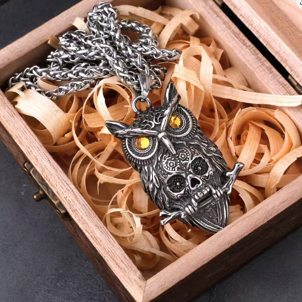 Pandantiv Gotic: Stăpâna Nopții