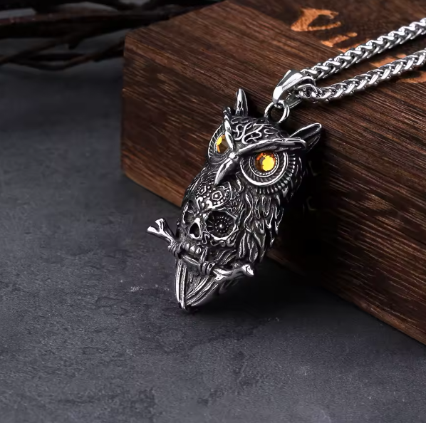 Pandantiv Gotic: Stăpâna Nopții